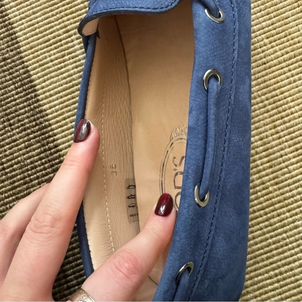 Tod's Blue Suede Loafers Classic Slip-On Style - Picture 4 of 7